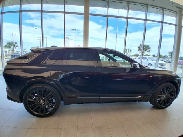 2026 Cadillac Lyriq photo 3