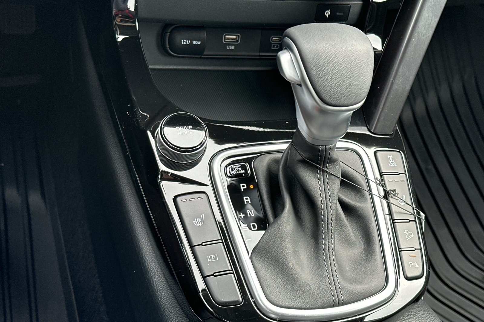 2025 Kia Seltos EX photo 16