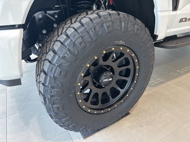 2025 Ford F-350 photo 8