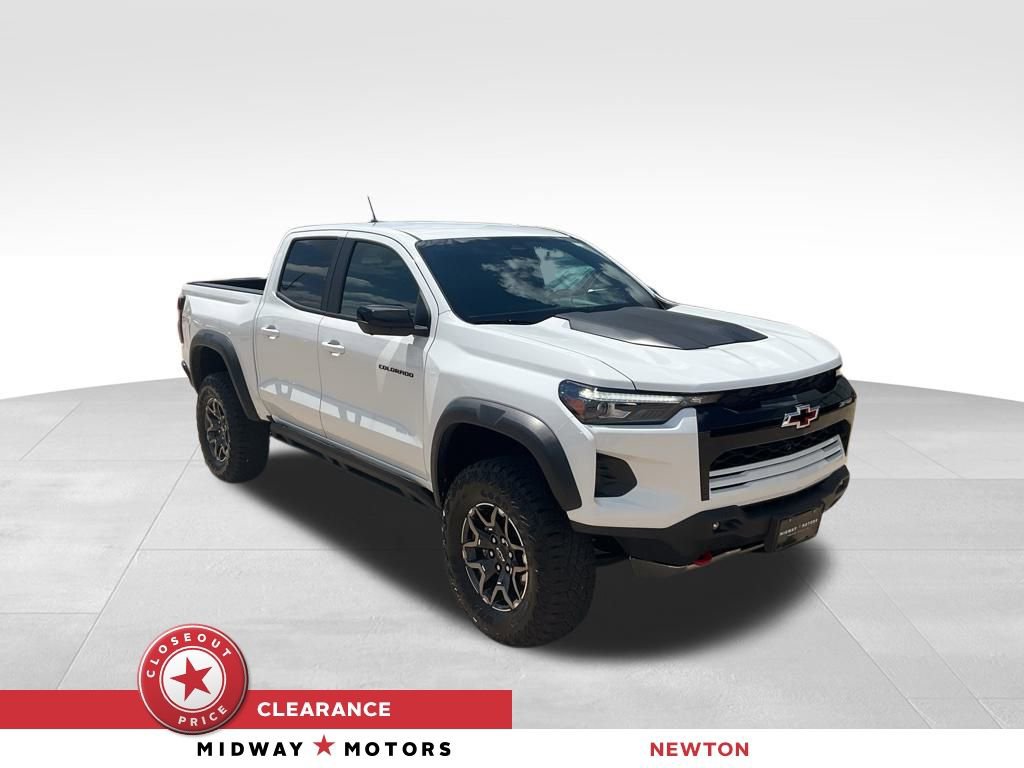 2024 Chevrolet Colorado ZR2's photo