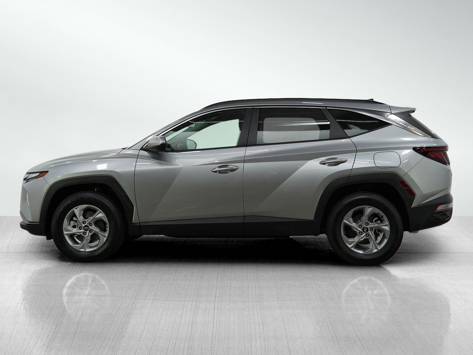 Used 2024 Hyundai Tucson SEL with VIN 5NMJBCDE5RH388832 for sale in Minneapolis, Minnesota