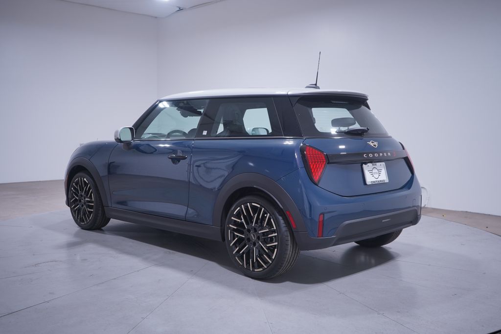 2025 Mini Cooper 2 Door Hardtop Signature photo 3
