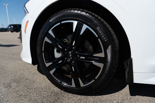 2024 Kia K5 GT-Line photo 9