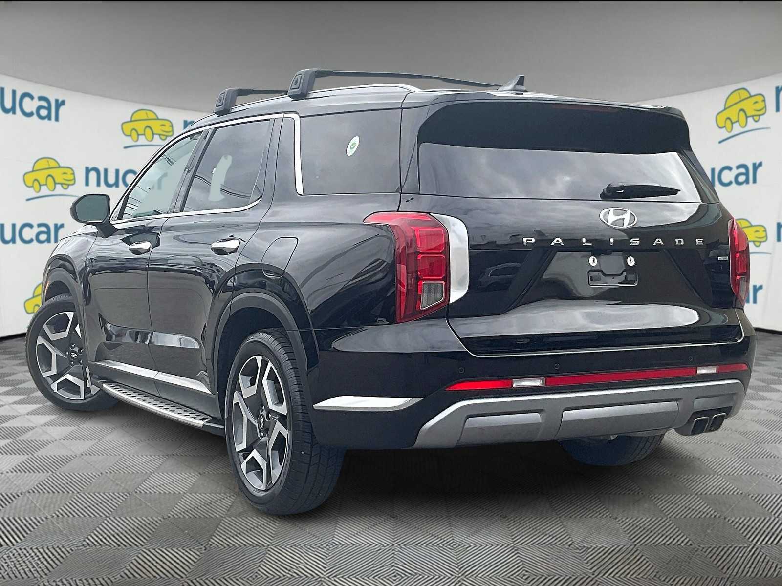 2023 Hyundai Palisade Limited photo 2