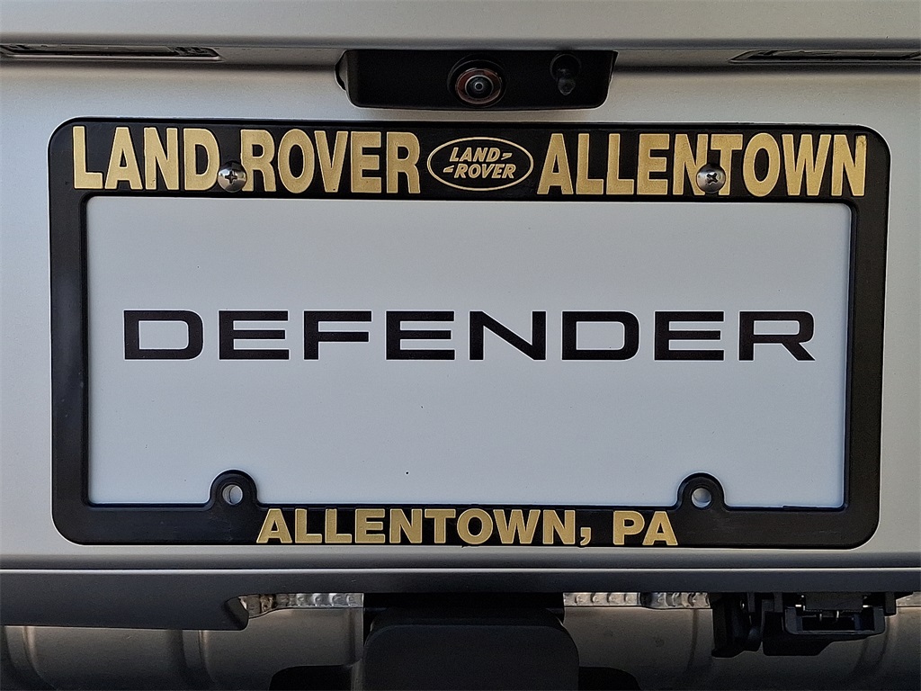 2025 Land Rover Defender 130 S photo 24