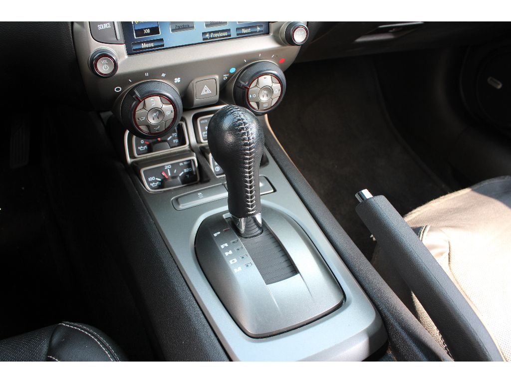 2013 Chevrolet Camaro 2LT photo 22