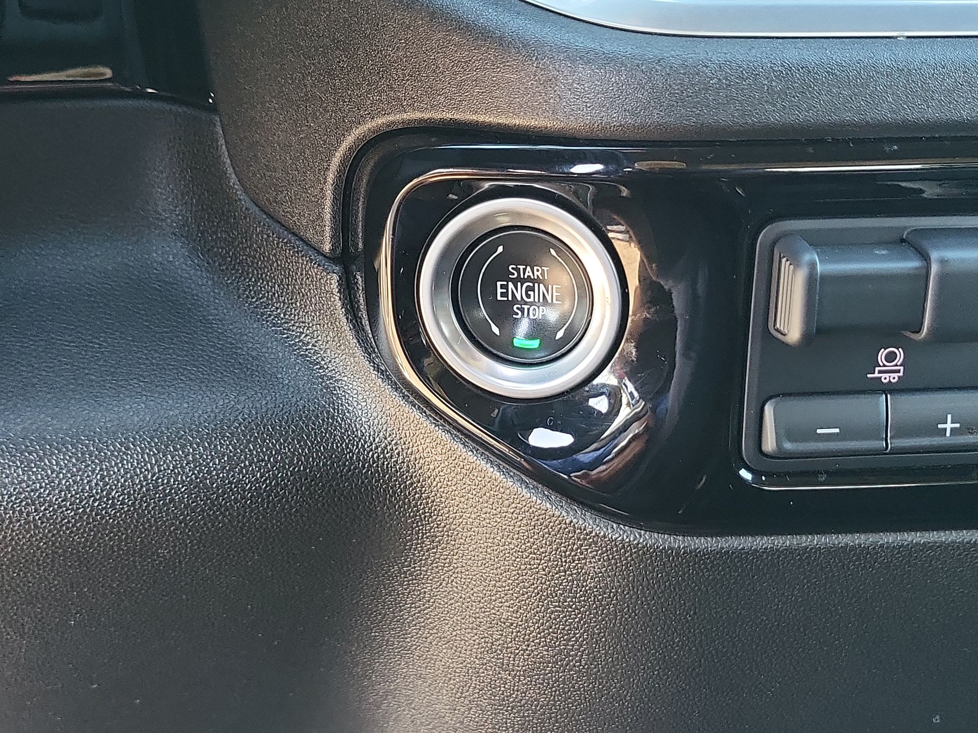 2022 Chevrolet Silverado 1500 RST photo 9