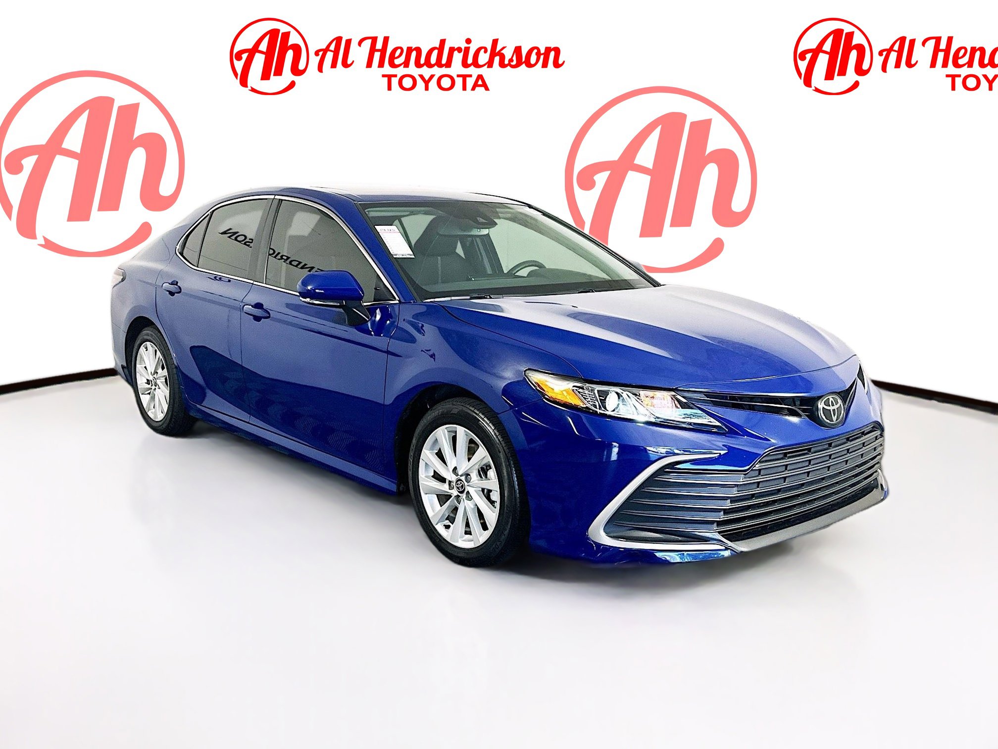 2024 Toyota Camry LE's photo