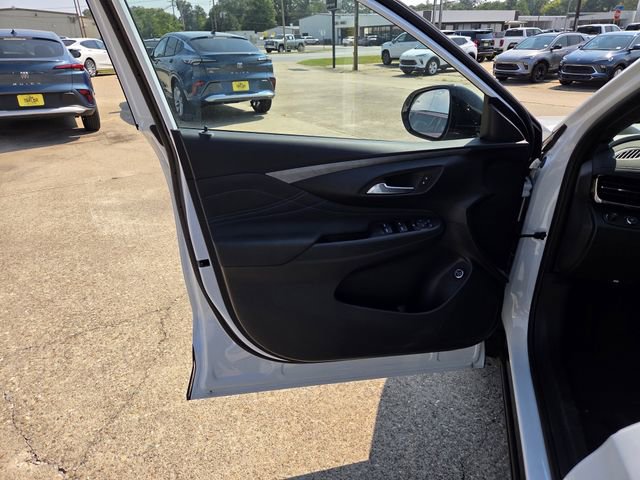 2025 Buick Envista ST photo 12