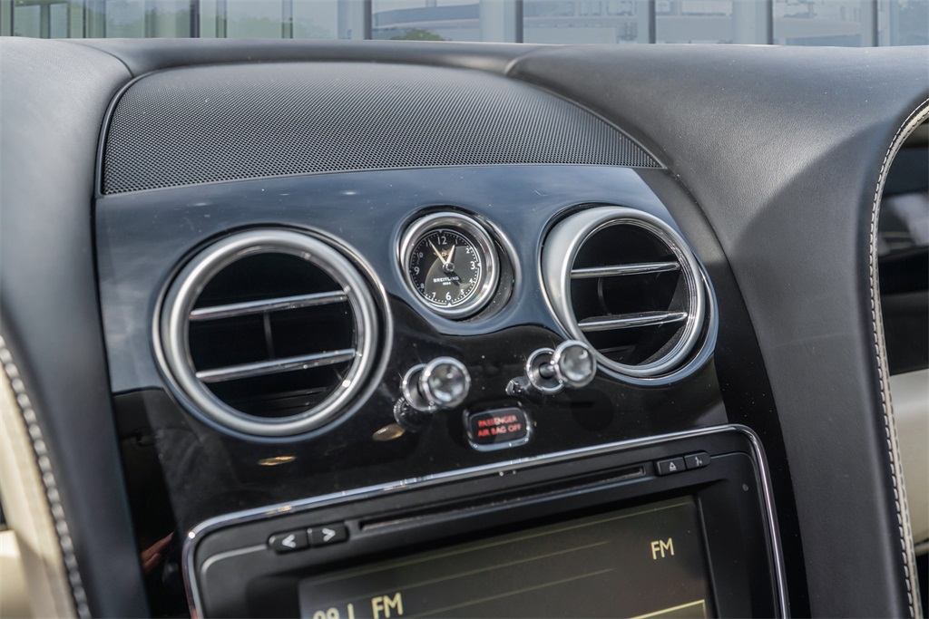 2018 Bentley Flying Spur V8 photo 34