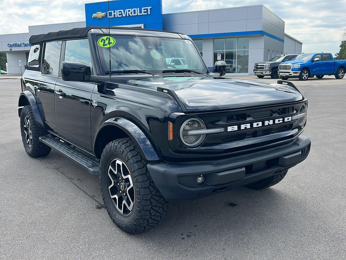 2022 Ford Bronco Outer Banks photo 2