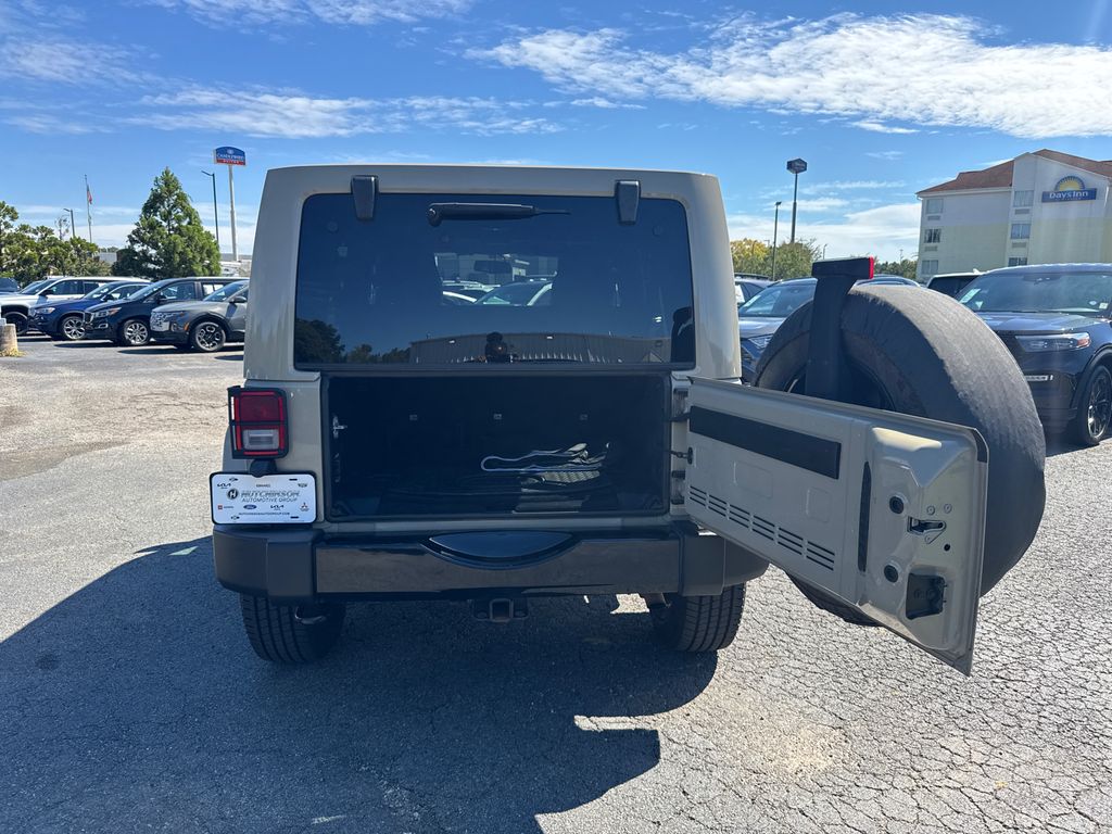 2018 Jeep Wrangler Unlimited Altitude photo 16