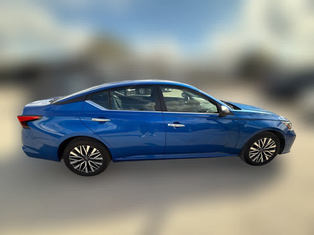 2025 Nissan Altima SV photo 2