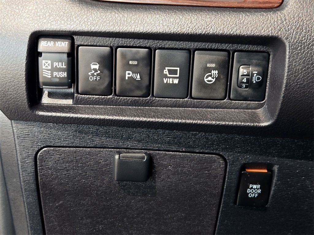 2019 Toyota Sienna Limited Premium photo 23