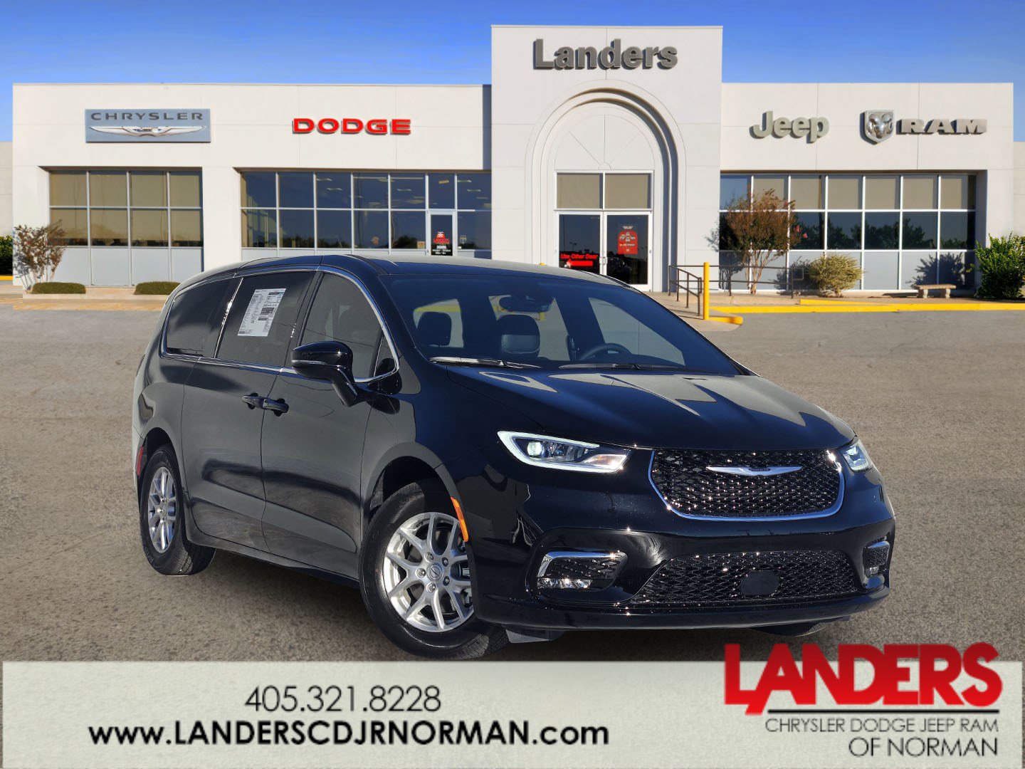 2026 Chrysler Pacifica Select's photo