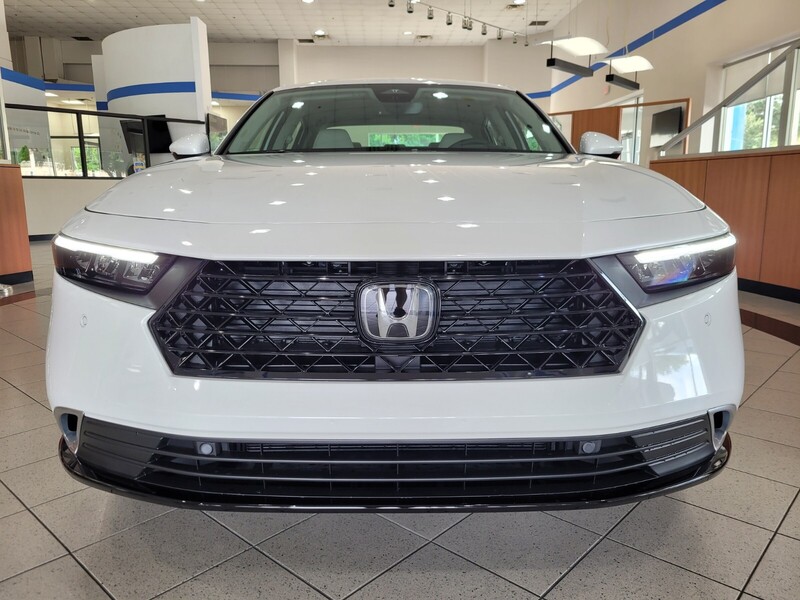 2025 Honda Accord Hybrid Touring photo 2