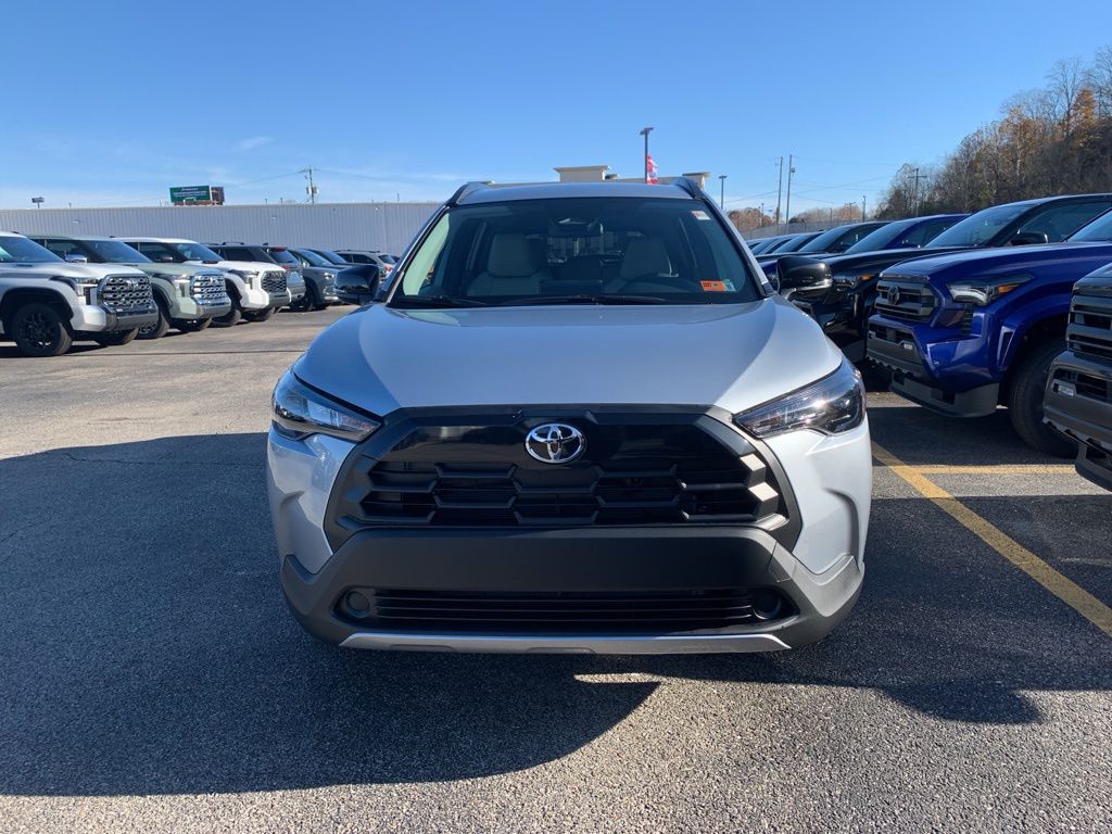 2026 Toyota Corolla Cross LE photo 4
