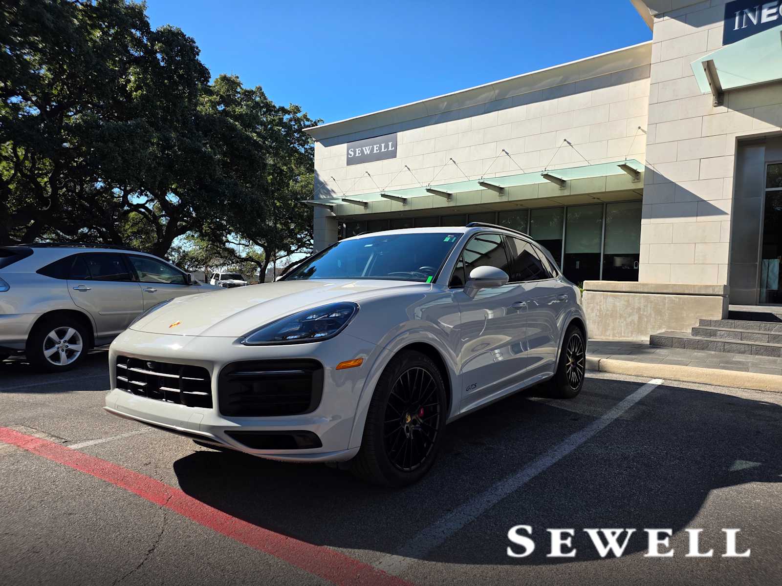 2023 Porsche Cayenne GTS's photo