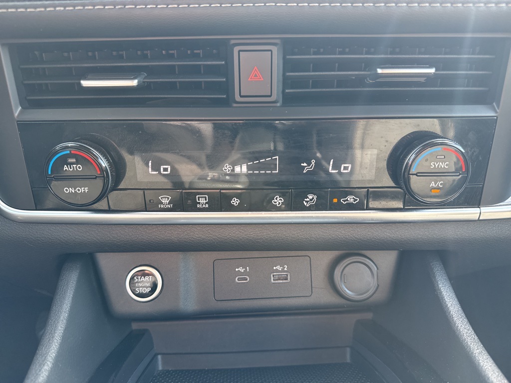 2023 Nissan Rogue SV photo 22