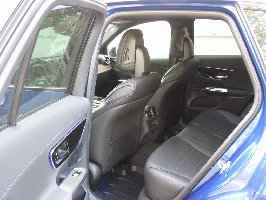 2026 Mercedes Benz GLC 300 4MATIC photo 11