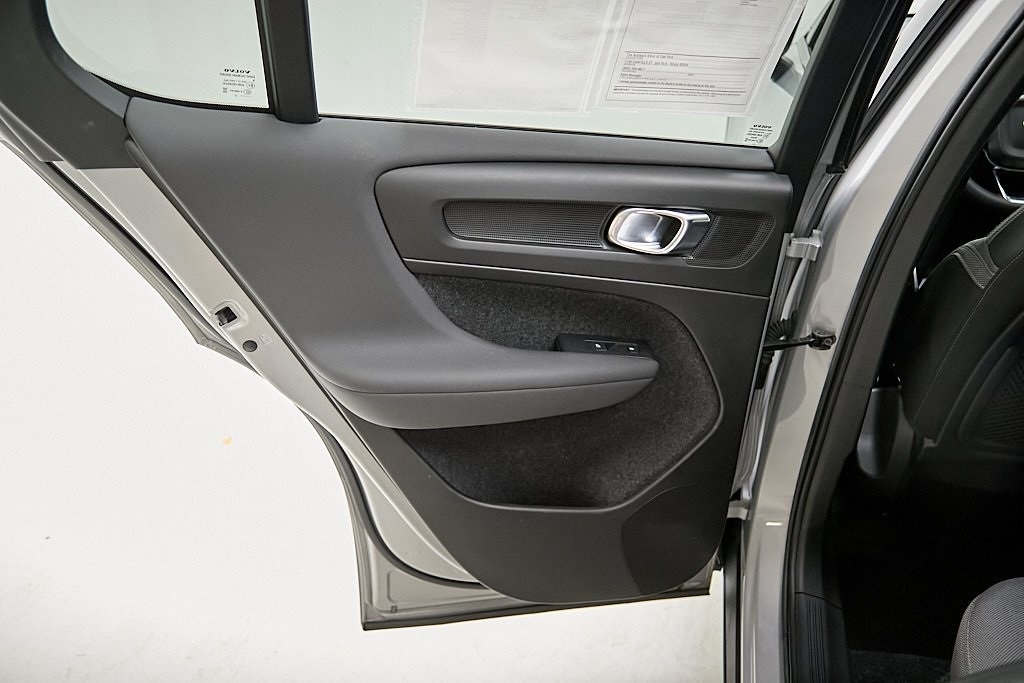 2023 VOLVO C40 - Image 19