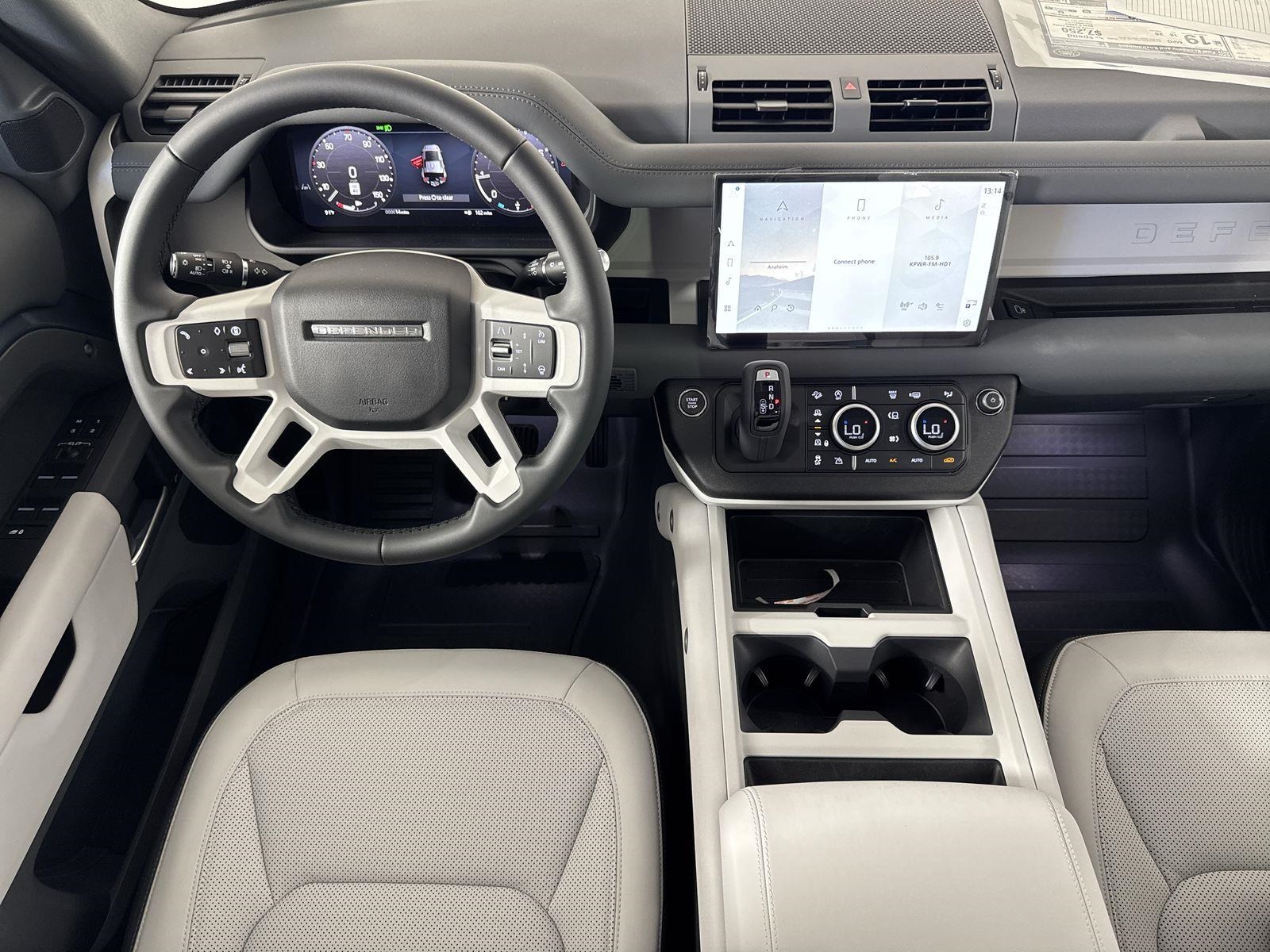 2025 Land Rover Defender 110 S photo 10
