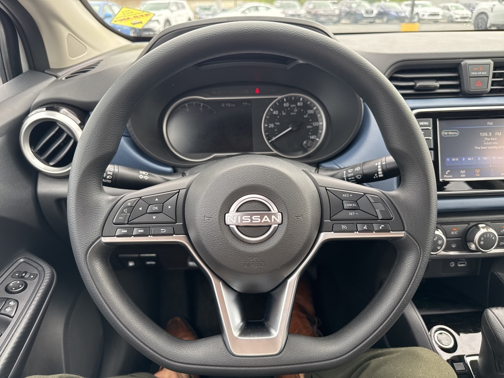 2025 Nissan Versa 1.6 SV photo 16