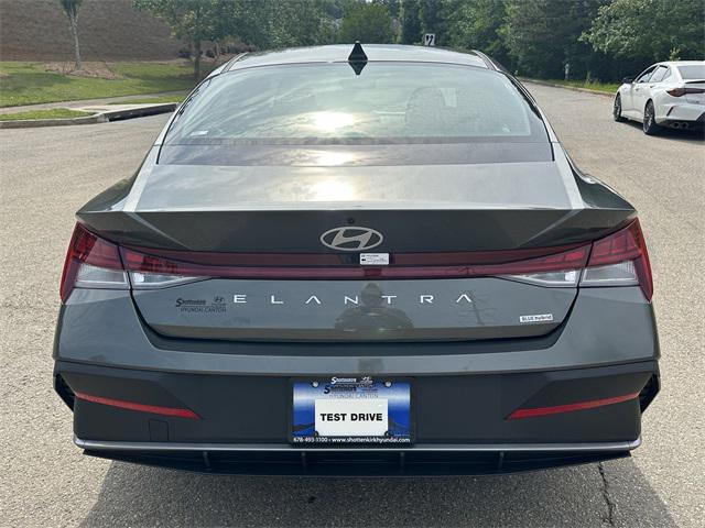 2025 Hyundai Elantra Hybrid photo 4