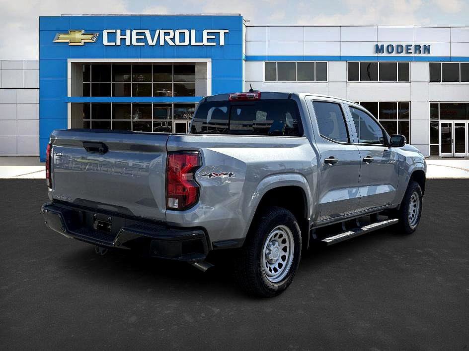 2025 Chevrolet Colorado Work Truck LT photo 5