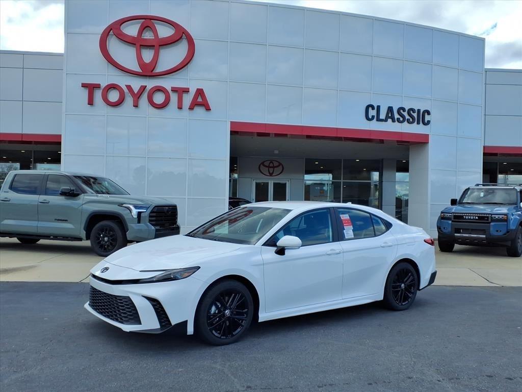 2026 Toyota Camry SE's photo