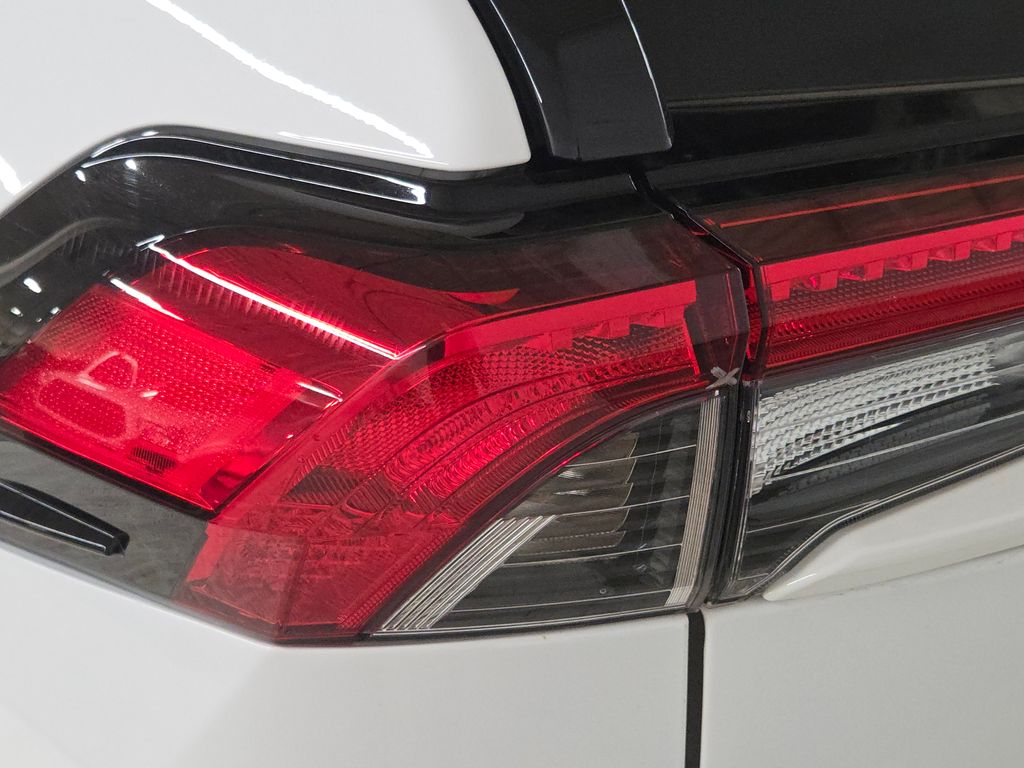 2024 Toyota RAV4 Hybrid LE photo 11