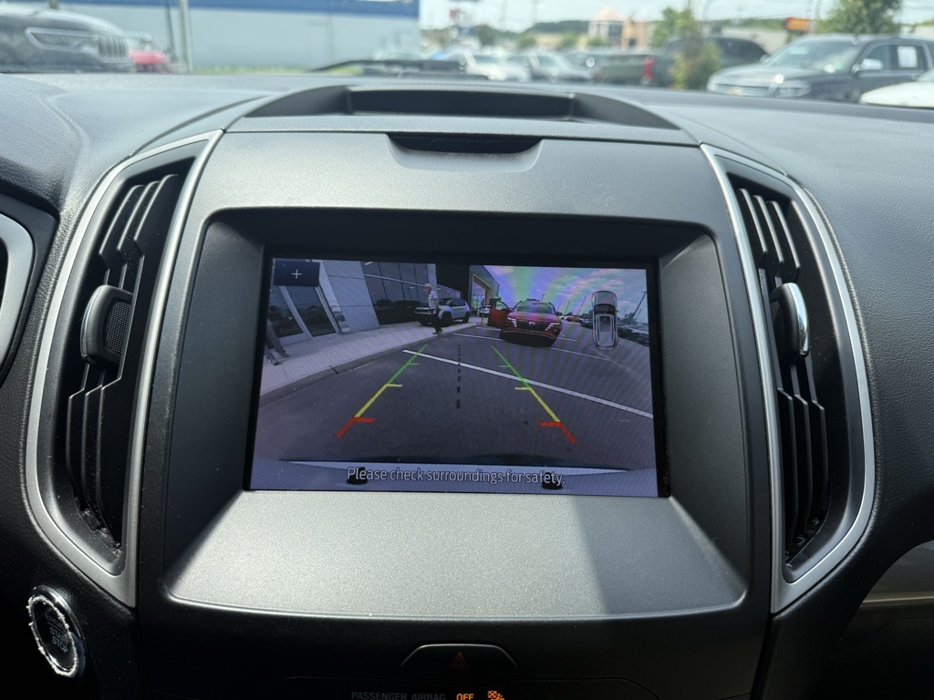 2020 Ford Edge SEL photo 22