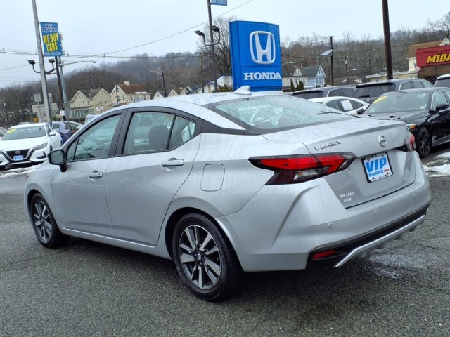 2021 Nissan Versa SV photo 4