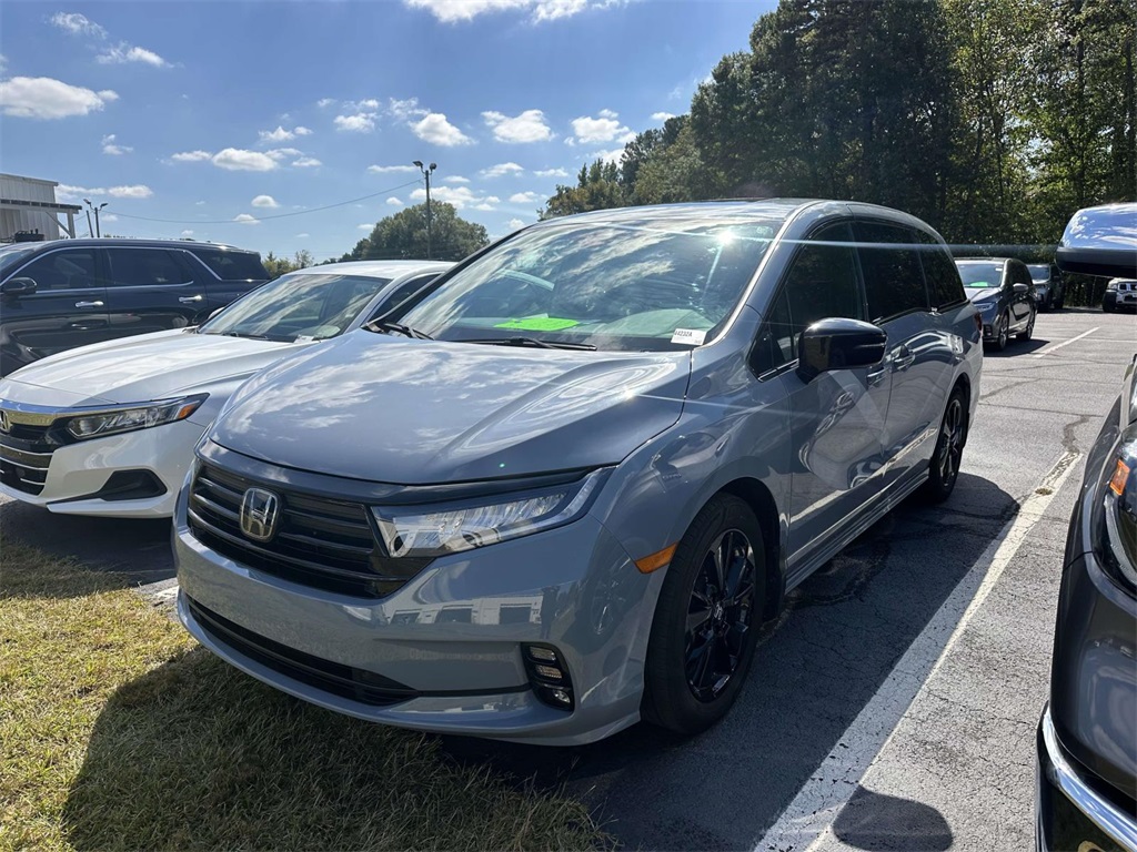 2023 Honda Odyssey Sport photo 3