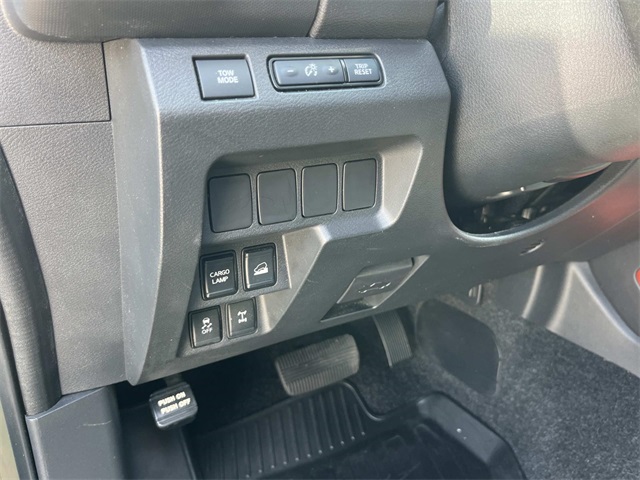 2022 Nissan Frontier PRO-4X photo 28