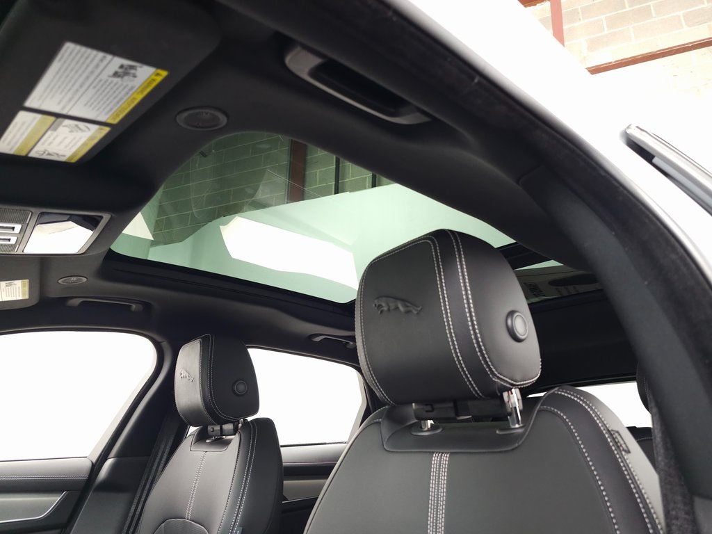 2025 JAGUAR F-PACE - Image 14