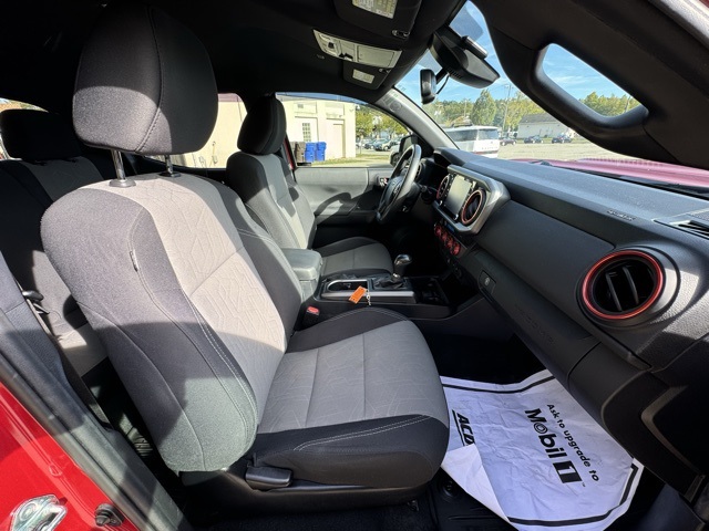 2021 Toyota Tacoma TRD Sport photo 11