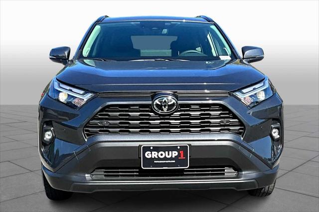 2025 Toyota RAV4 Hybrid XLE Premium photo 3