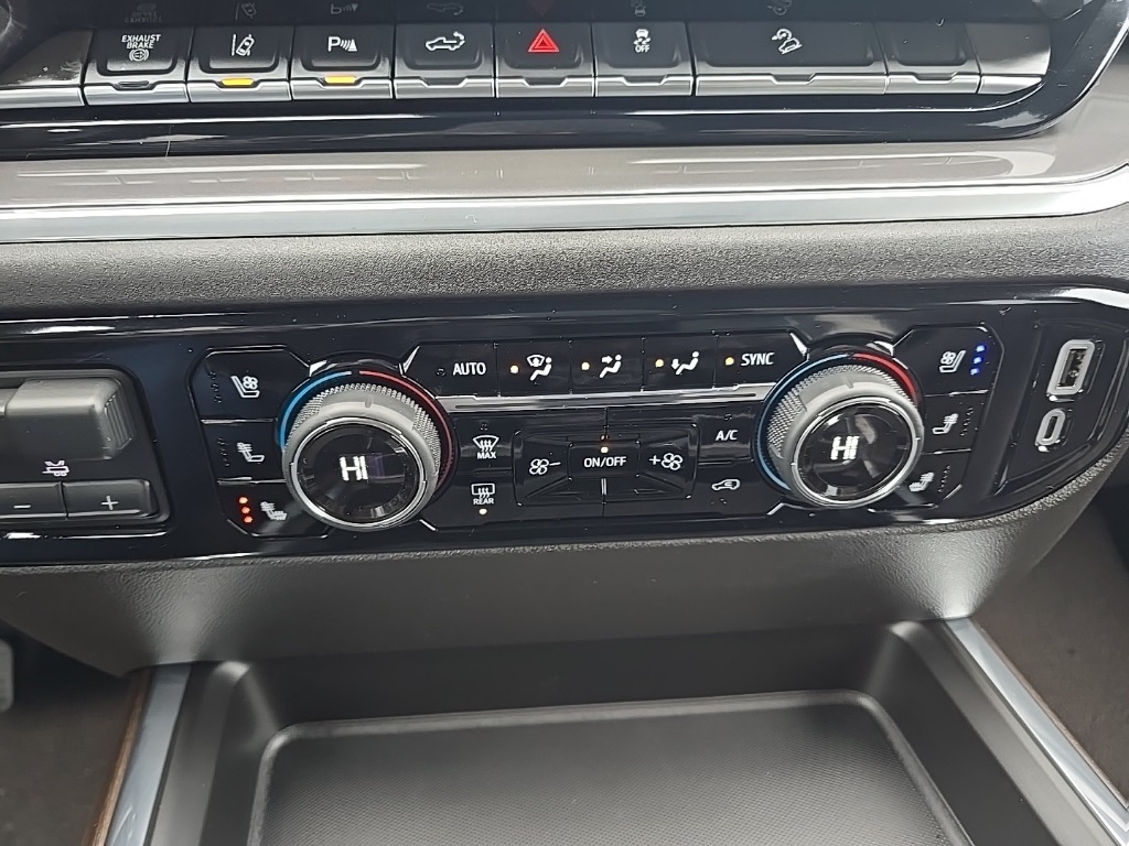 2025 Chevrolet Silverado 2500HD High Country photo 13