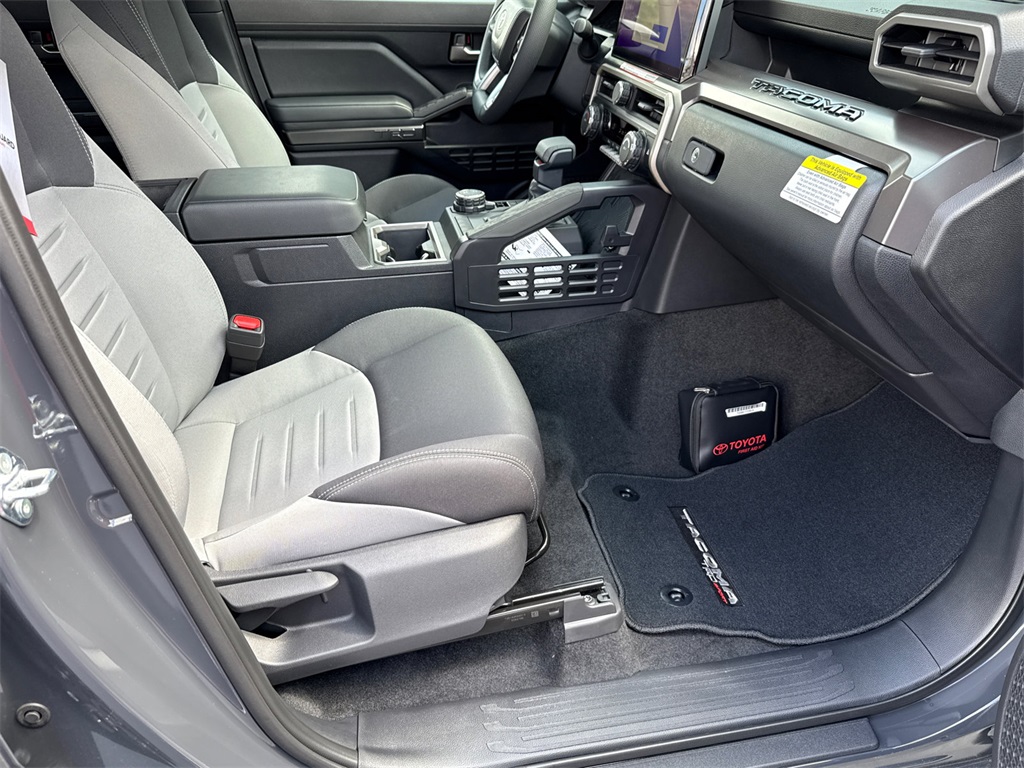 2025 Toyota Tacoma TRD Sport photo 13