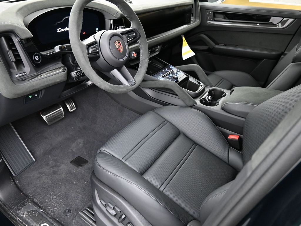 2026 Porsche Cayenne Turbo GT photo 4
