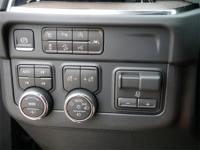 2026 Chevrolet Suburban High Country photo 22