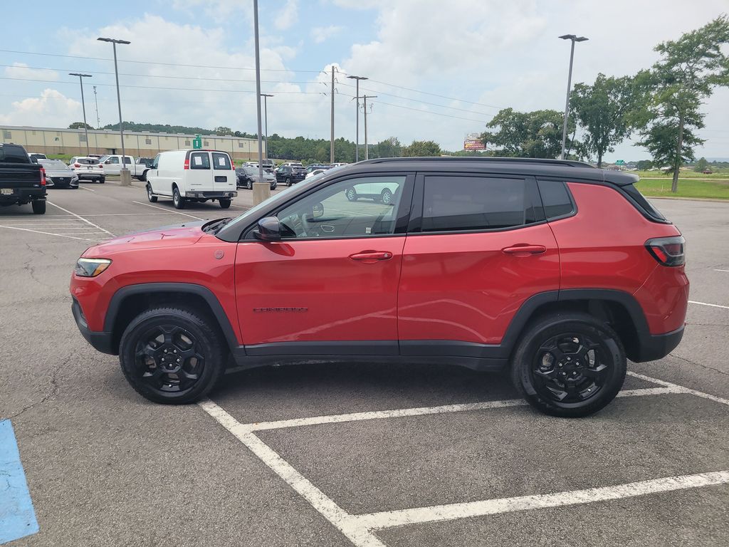 2023 Jeep Compass Trailhawk photo 3