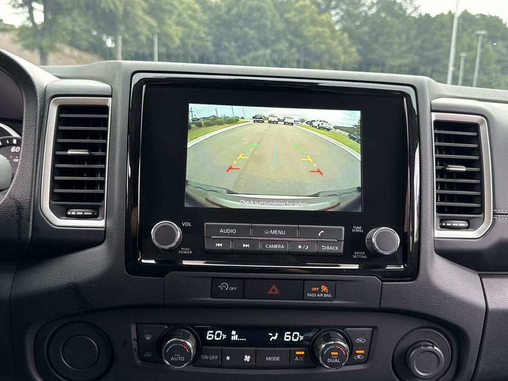 2024 Nissan Frontier SL photo 16