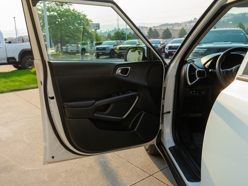 2021 Kia Soul LX S X-Line photo 13