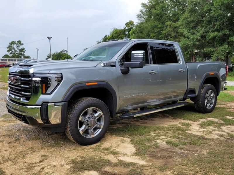 2025 Gmc Sierra HD SLT photo 3