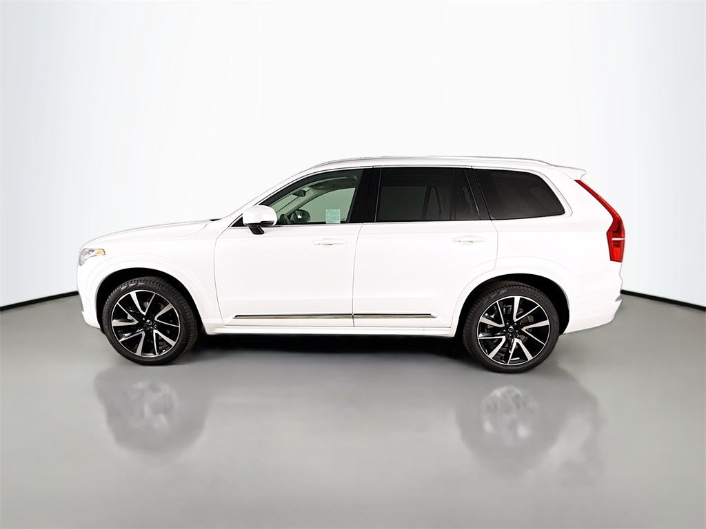2023 Volvo XC90 B5 Plus photo 3