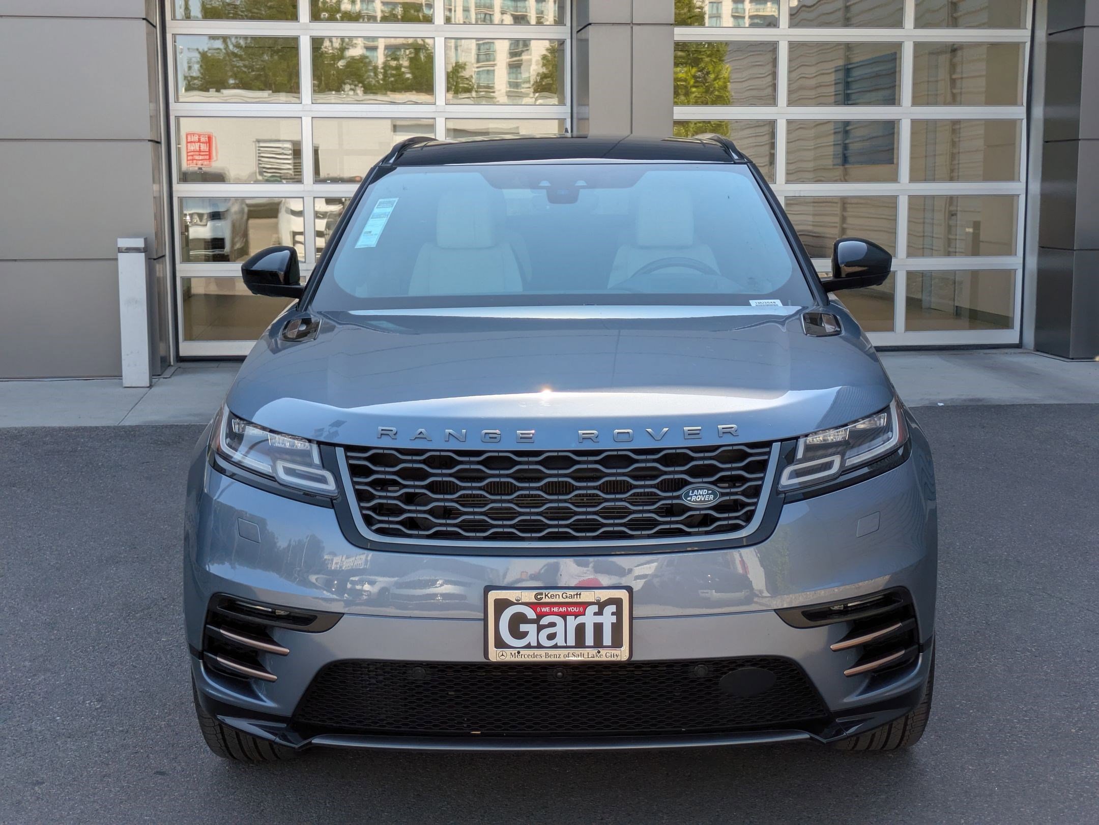 2020 Land Rover Range Rover Velar R-Dynamic HSE photo 9