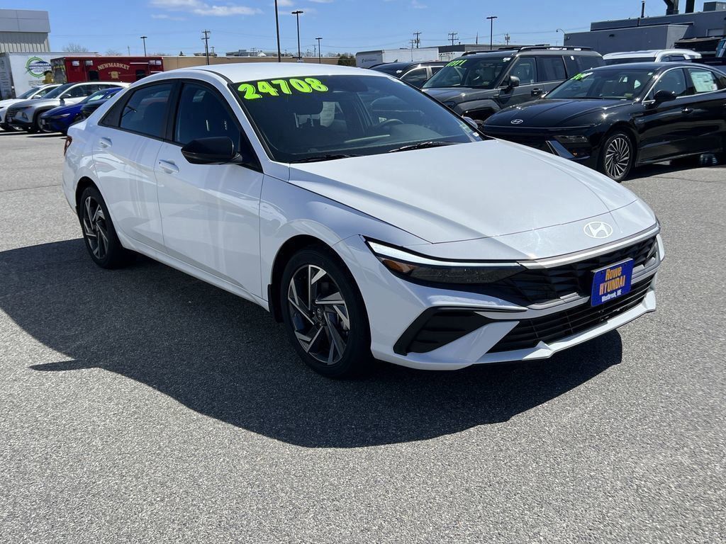 2025 Hyundai Elantra SEL's photo