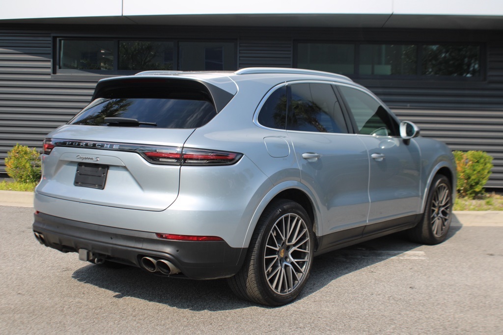 2021 Porsche Cayenne S photo 7